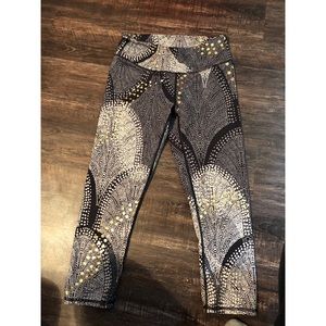 Kate Hudson Fabletics workout pants